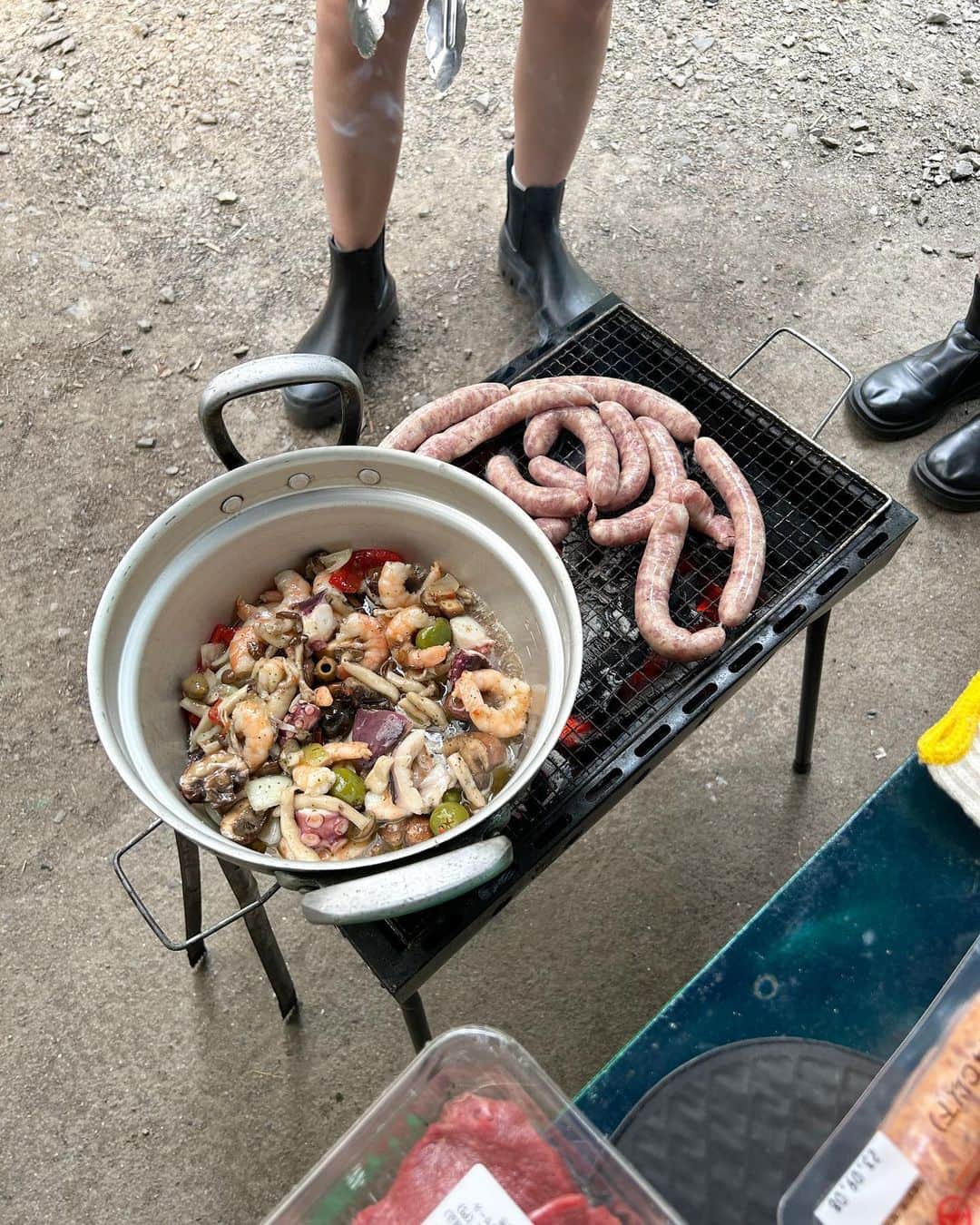 えぐっちょさんのインスタグラム写真 - (えぐっちょInstagram)「ちょっと前のお話ですが…  リニューアルの前のお休みをみんなで集まって 朝から夜まで…🍺  ひっさしぶりに初めて全員集まったけど… 夜が1番盛り上がったか🤓  #kastane仙台 #お休み #バーベキュー #bbq #仙台 #プラネタリウム  #フリル #最後の夏休み #モノトーン #モノトーンコーデ #イエベ #イエベ秋 #骨格ウェーブ #骨格ウェーブコーデ」9月20日 0時36分 - eguccho02