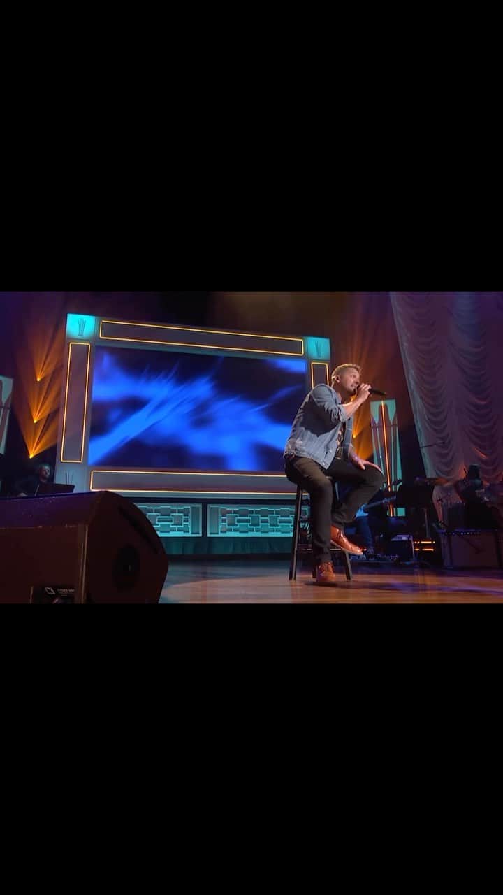 ブルット・ヤングのインスタグラム：「Without @thetimmcgraw and “Don’t Take The Girl”, this kid from SoCal would have never found and fallen in love with country music. Tim McGraw… it was an honor to honor you. // @acmawards #ACMhonors #DontTakeTheGirl #countrymusic」