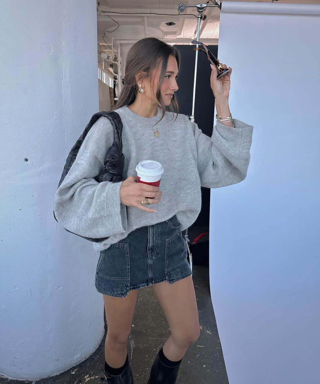 We Wore Whatのインスタグラム：「Set days are the best day. At this point we have either an e-commerce studio, campaign shoot, or launch every single week. The team is busyyyyyyyy 🐝 to say the least and I’m a proud mama watching WeWoreWhat grow!」