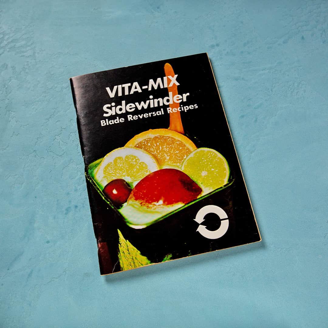 Vitamix Global Headquarters Real foodのインスタグラム：「This beaut has been crankin' out recipes since 1968 #Sidewinder See why Vitamix machine durability is unmatched at the link in our bio  • Vita-Mix Sidewinder Blade Reversal Recipes cookbook circa. 1975  🥑 Avocado Dip🥑 (2023 Updated Version) ½ lemon peeled ½ cup (120ml) greek yogurt 2 teaspoon hot sauce 1 ripe avocado, peeled, pitted ¼ small (20g) onion, peeled ½ teaspoon salt (optional) ½ teaspoon ground pepper  Place all ingredients into the 48 oz. Vitamix container in the order listed and secure the lid. Start the blender on its lowest speed, then quickly increase to Variable speed 4. Blend for 45 seconds, using the tamper to push ingredients toward the blades. • #WhyVitamix #myvitamix #vitamix #recipe」