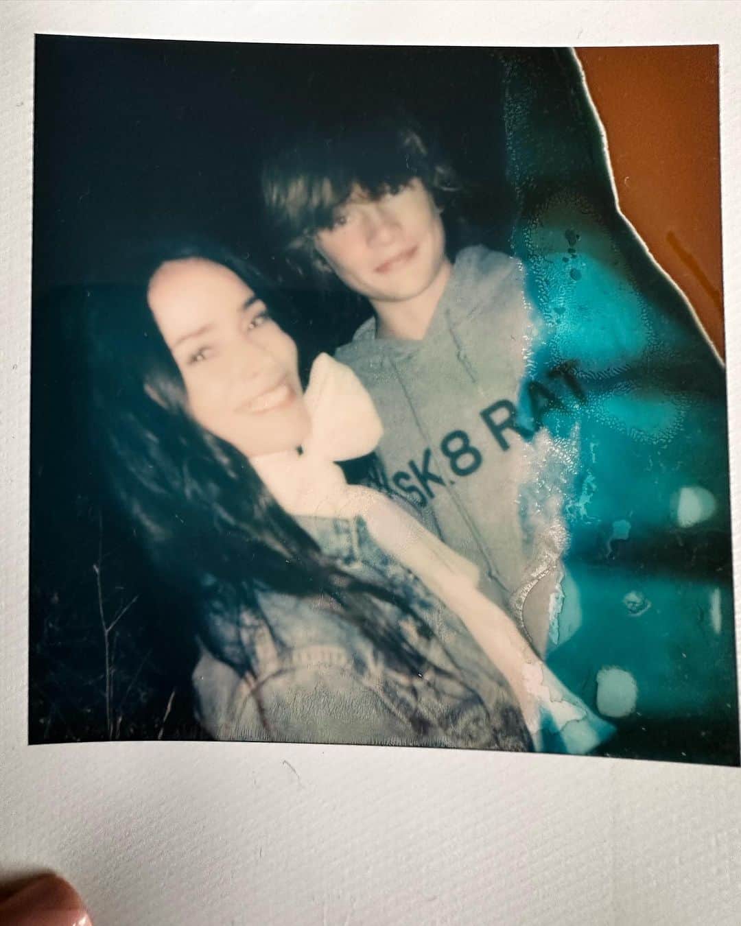 アビゲイル・スペンサーのインスタグラム：「8:47 am this day 15 years ago my life changed forever. I fell into unconditional love & the deepest journey of life. Honored your soul chose me to be your mother, Roman. Love you so… to the moon & back. Find what you love & make a whole life out of it. #HappyBirthdayRoman 🎈」