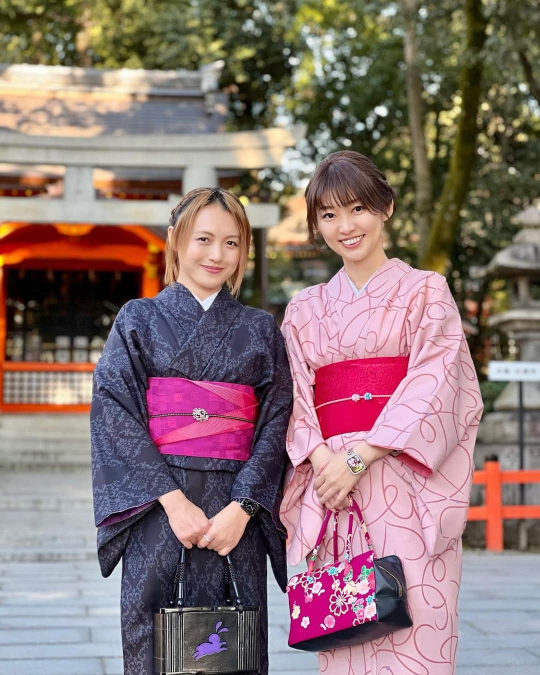 織田千穂さんのインスタグラム写真 - (織田千穂Instagram)「秋冬これからは着物👘だ！ 髪短くし過ぎて 髪がアップに出来なくなった😂 ヘアクリップも挟めず不便なので しばし伸びるのを待つのみ。 でもウィッグはかぶりやすい‪のが便利w  📍京都　八坂神社」9月20日 0時51分 - chihoda