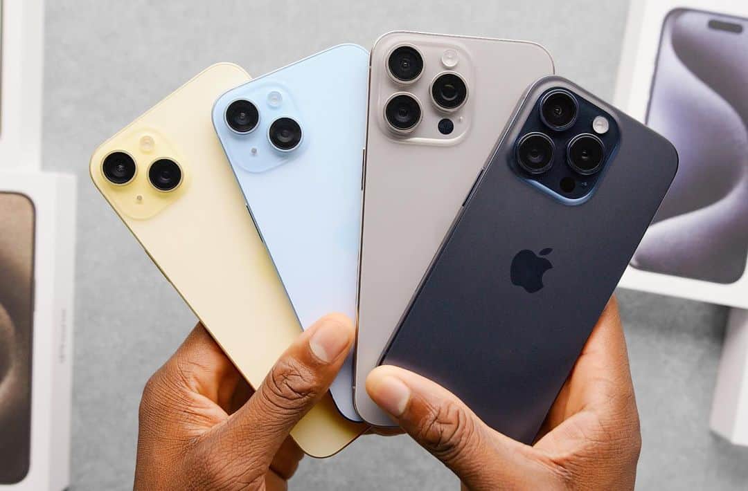 マーケス・ブラウンリーのインスタグラム：「Oh btw just unboxed all the new iPhones in YouTube, head over and check it out while we cook up the full reviews 👀」