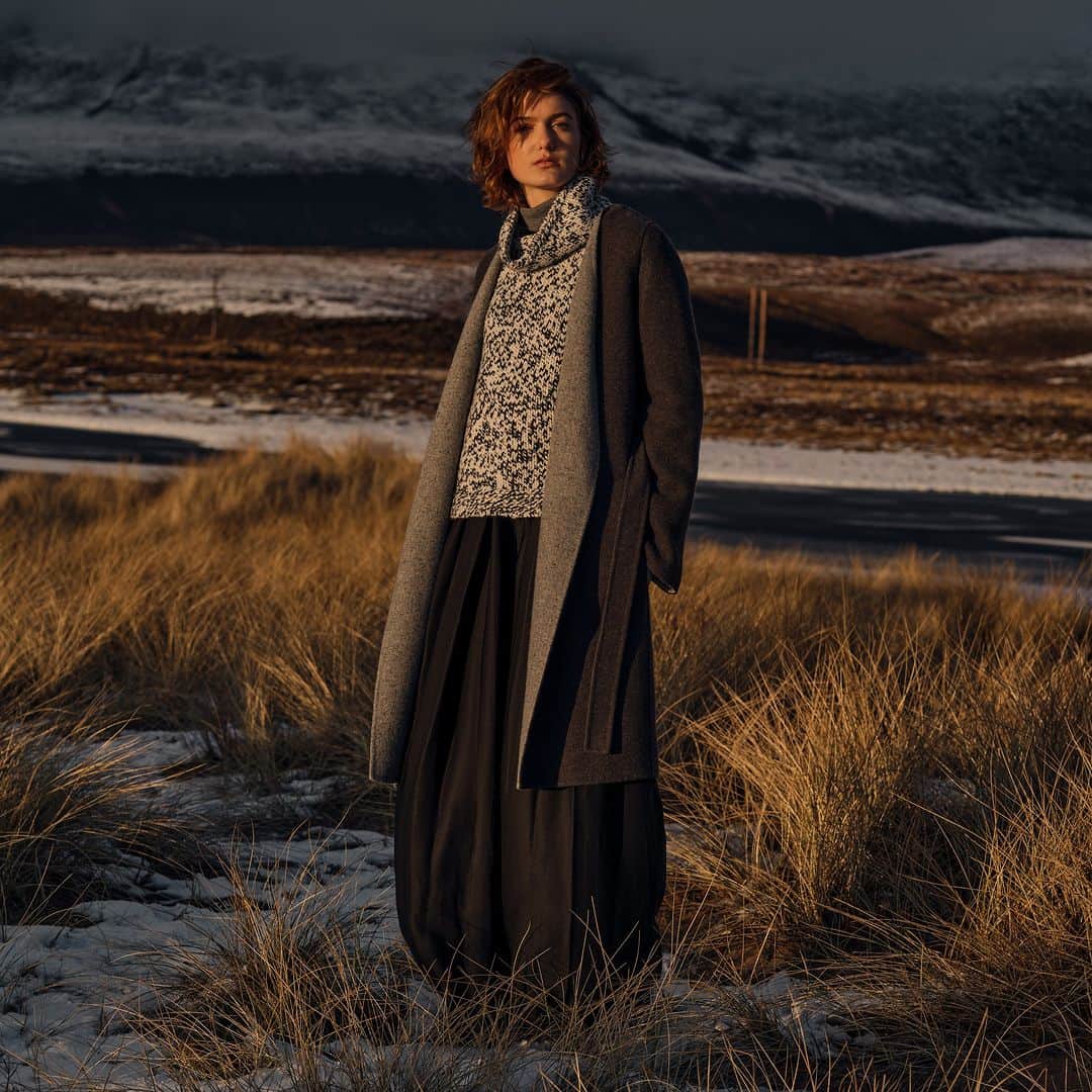 Johnstonsのインスタグラム：「Enjoy warmth without weight with our textural Cashmere Marl and Donegal designs. Our Handknit Look Cashmere Marl Jumper is styled with our Collarless Cashmere Coat.⁣ ⁣ ⁣ ⁣ ⁣ ⁣ ⁣ ⁣ #JohnstonsOfElgin #Cashmere #CashmereKnitwear #CashmereKnit #Donegal #DonegalKnitwear #CashmereCoat」