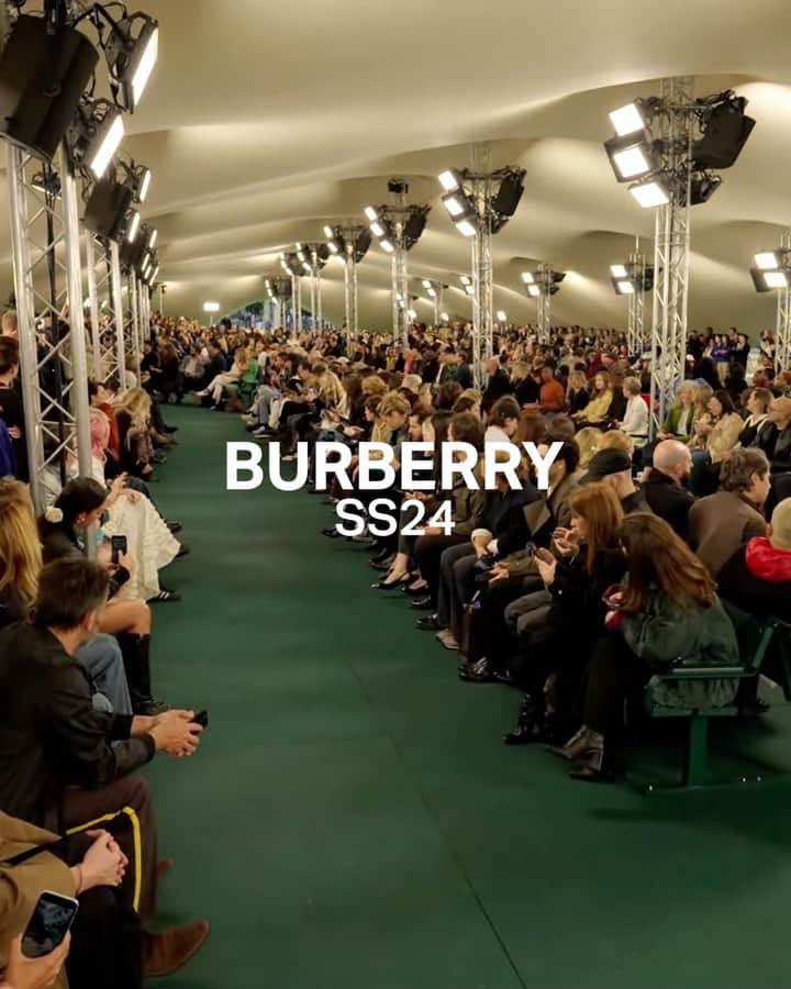 IMG Modelsのインスタグラム：「#RunwayRewind. ⏪ #Burberry’s #BurberrySS24 #LFW #fashionshow starring #AlvaClaire (exclusive) #WangChenMing #HeCong + #AlinaBolotina. 🇬🇧 #IMGmodels」