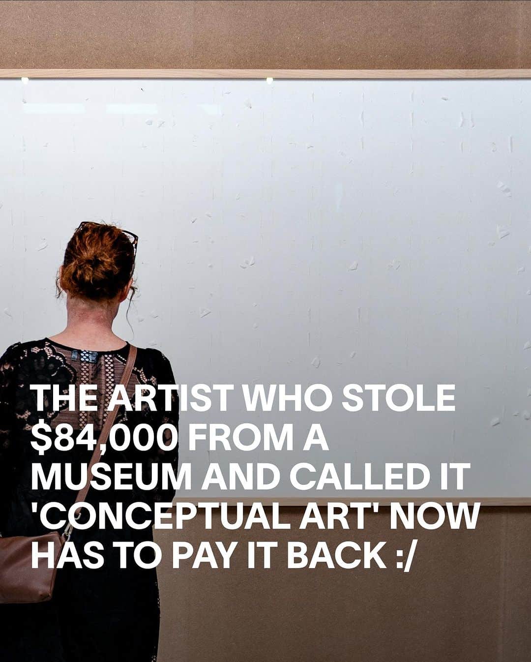VICEのインスタグラム：「Two years ago, Danish artist Jens Haaning was lent $84,000 to recreate earlier works that represented average incomes as real banknotes. Instead, Haaning pocketed the money and presented empty glass frames, with the title "Take the Money and Run".  Now, the museum is asking for the money back.   The museum in question, Kunsten Museum of Modern Art, did display the artworks – but when Haaning refused to return the money, it took legal action.   At the time, Lasse Andersson, director of the Kunsten museum, said they were not a wealthy museum: “We have to think carefully about how we spend our funds, and we don’t spend more than we can afford.” Speaking to a Danish radio, Haaning said the work was simply that: “The work is that I have taken their money. It’s not theft. It is breach of contract, and breach of contract is part of the work.”  Haaning added: “I encourage other people who have working conditions as miserable as mine to do the same. If they’re sitting in some shitty job and not getting paid, and are actually being asked to pay money to go to work, then grab what you can and beat it.”」