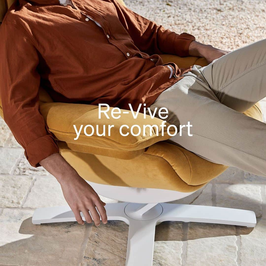 Natuzzi Officialさんのインスタグラム写真 - (Natuzzi OfficialInstagram)「An unprecedented comfort. Cutting-edge technology. Research and revolution. This is Re-vive, the world's first performance recliner.  #Natuzzi #NatuzziItalia #Revive #design」9月20日 1時23分 - natuzzi