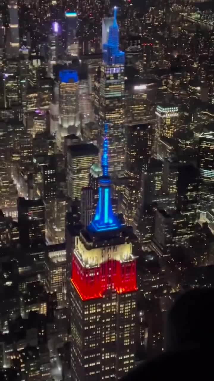 Empire State Buildingのインスタグラム：「I'm always ready for my closeup.    📷: @captiv_8」