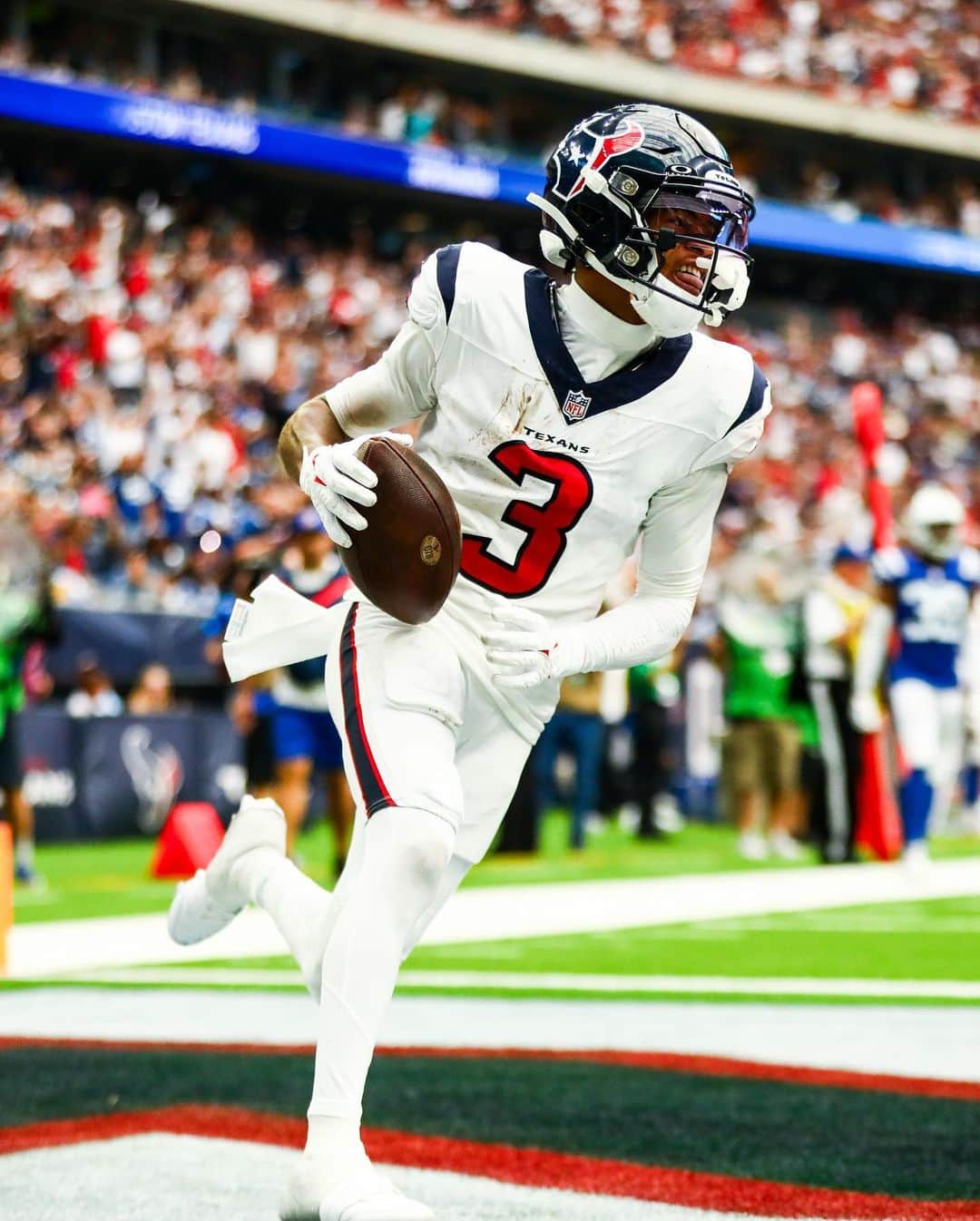 ヒューストン・テキサンズのインスタグラム：「First TD in the books 📚」