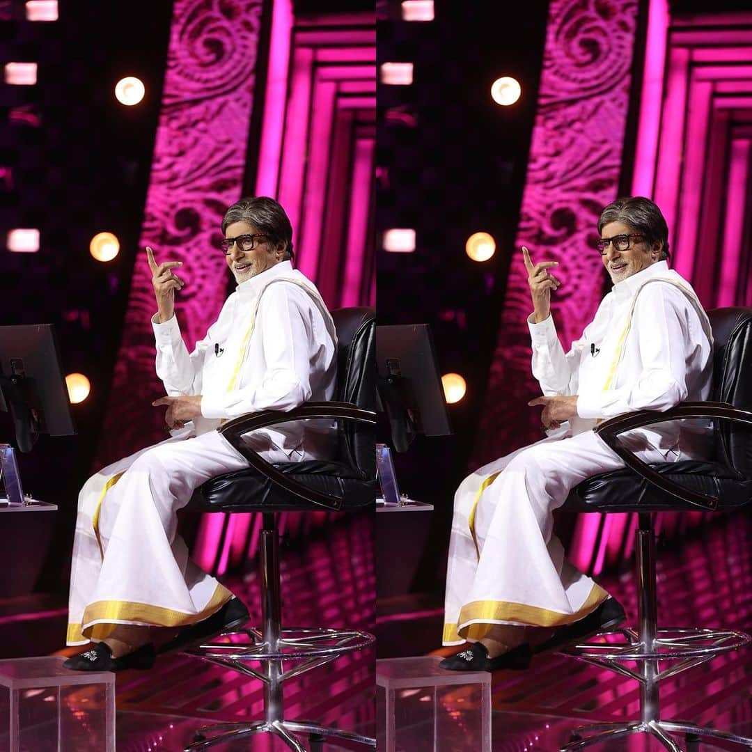 アミターブ・バッチャンのインスタグラム：「‘Veshti’ on .. KBC on !! Traditional never falters 🙏🚩」