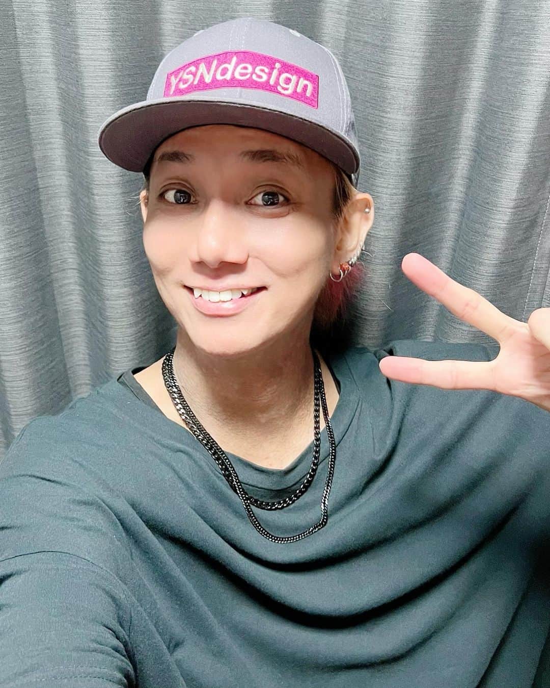 靖乃のインスタグラム：「俺、先日のベースレッスンイベント『みんな、ジンさんにベースを習おう‼︎』ありがとうね〜🎵っていうのをアップし忘れてましたな💦💦 申し訳無い‼️ 次回はドラムレッスンイベント『みんな、靖乃にドラムを習おう‼︎』です  https://x.com/zininugami/status/1693479581301514460?s=46&t=1clQS8LYzNwVsolroWt9lg  今週末9/24はハイダンシークドロシー3周年ワンマンライブ『ペディオフォビア』です みんな、遊びに来てね🌹  #靖乃 #ハイダンシークドロシー #淡路島 #ピン毛」