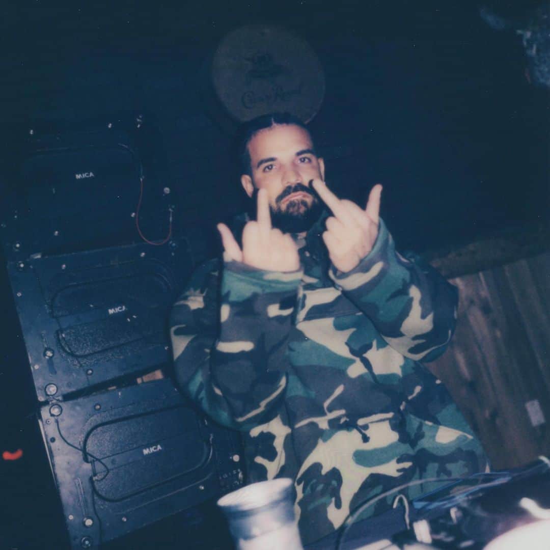 ドレイクさんのインスタグラム写真 - (ドレイクInstagram)「She my little Houston hobby.」9月20日 7時38分 - champagnepapi