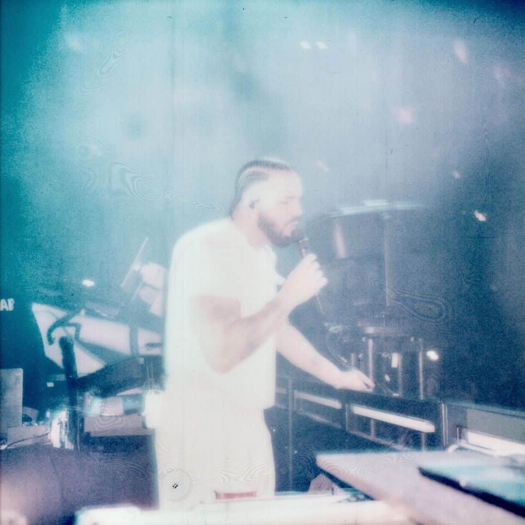 ドレイクさんのインスタグラム写真 - (ドレイクInstagram)「She my little Houston hobby.」9月20日 7時38分 - champagnepapi