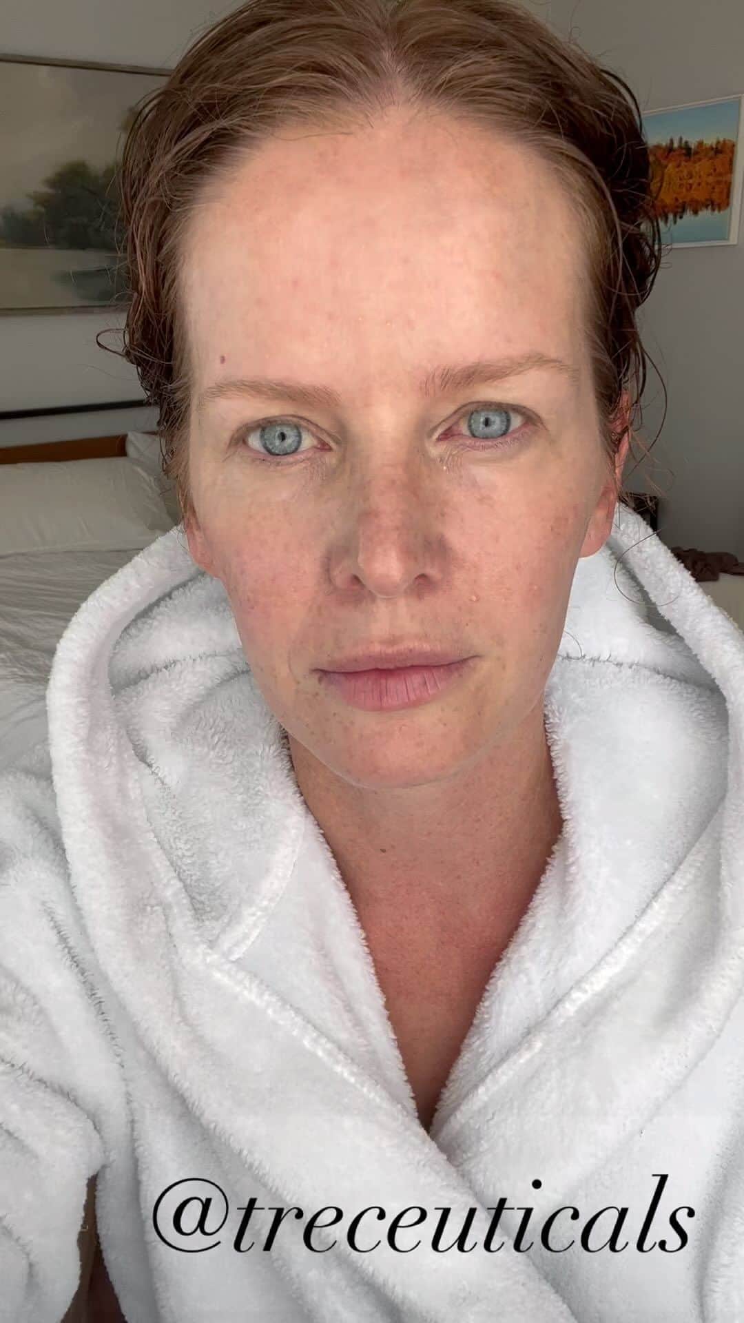 レベッカ・メイダーのインスタグラム：「Hashtag OBSESSED with my damage control tinted SPF moisturizer from @treceuticals 💚」
