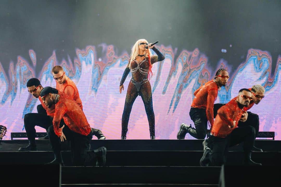 クリスティーナ・アギレラのインスタグラム：「The fighters showed up and showed out for #Europride2023! Malta, you were the moment, and I felt the love. See you soon 🥹🏳️‍🌈💋」