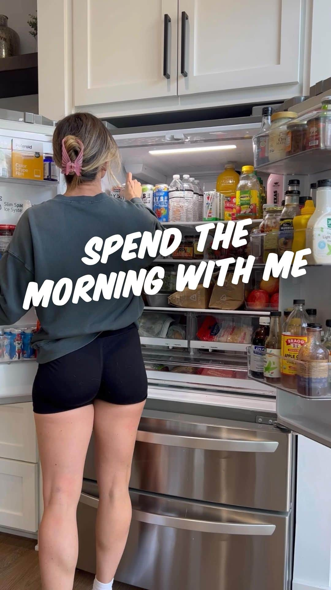 Paige Hathawayのインスタグラム：「Spend the morning with me! 😊👋🏼  Curious about anything from the video? COMMENT “LINKS” and I’ll DM your right away! 💙」