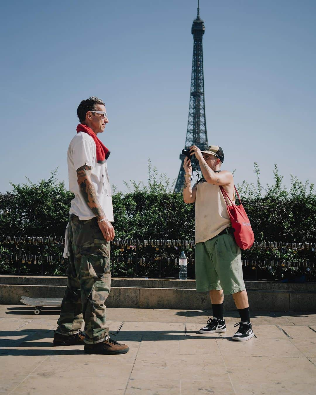 レイシー・ベイカーさんのインスタグラム写真 - (レイシー・ベイカーInstagram)「Fun days with @leo_baker & friends in Frankfurt and Paris. Leo's @nikesb part just dropped along with his pro shoe🎉 Make sure to watch it and stay tuned for more content from this trip. In the meanwhile enjoy Field Report 047 and swipe through these photos🤳🏼  📷 @schoenjohannes」9月20日 4時30分 - leo_baker