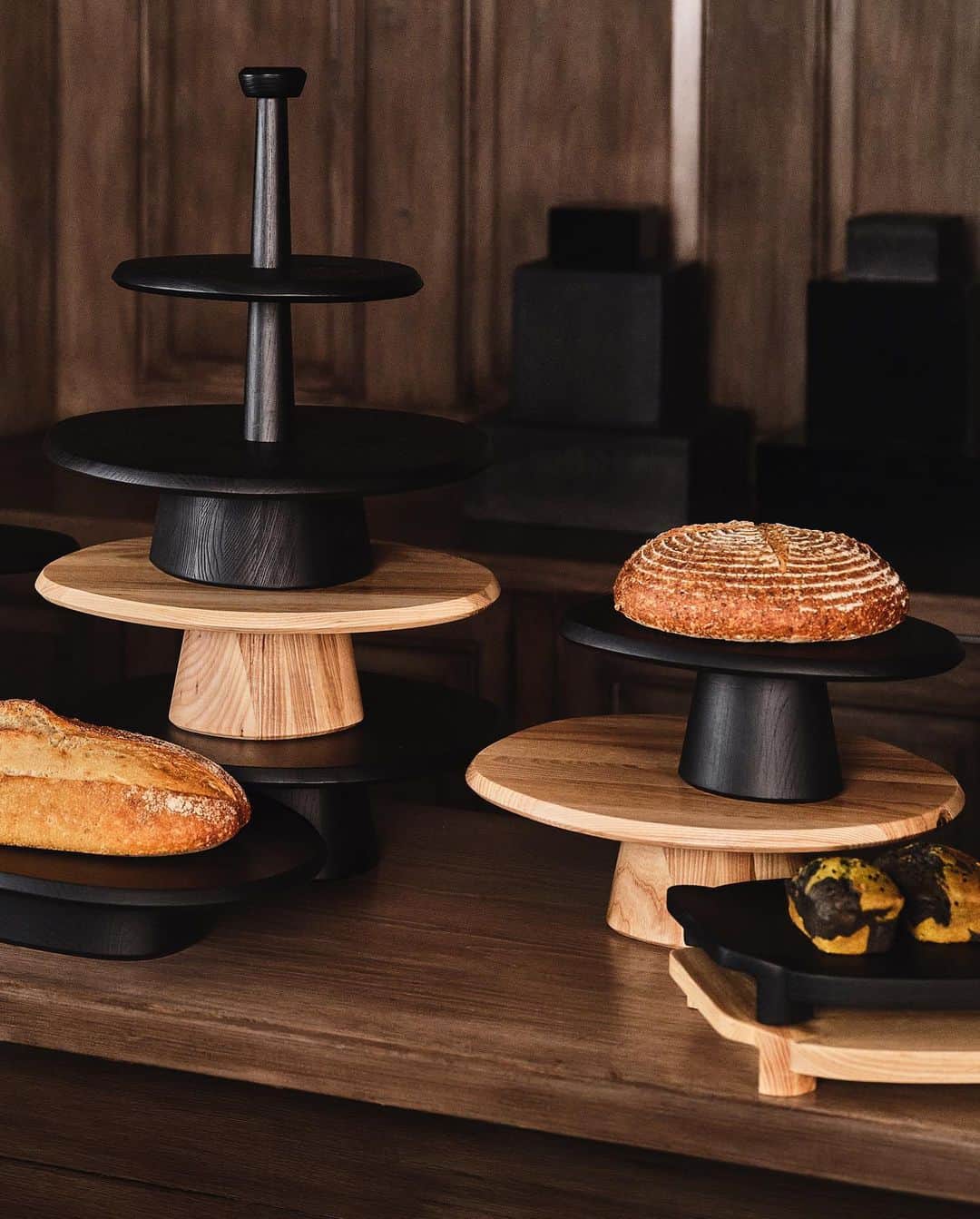 ケリーウェアスラーさんのインスタグラム写真 - (ケリーウェアスラーInstagram)「TABLE TALK For our first-ever comprehensive tabletop collection, my team and I designed, this project allowed us to delve into a rich tapestry of materials, shapes, and finishes, truly immersing ourselves in the dining experience. Every piece in the collection holds its own distinct charm and serves a purpose on the table. They're designed to seamlessly blend and complement one another, creating a dynamic interplay of elements. XK」9月20日 5時11分 - kellywearstler