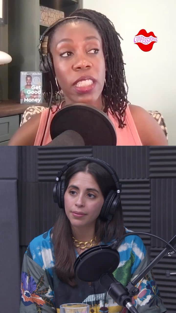 Cosmopolitanのインスタグラム：「BFFR: Would (or rather *should*) you lend a friend money? @thebudgetnista joined us for an episode of #Confessions and she shared the one rule she follows to decide exactly that. Catch the latest episode of our podcast at the link in bio.」