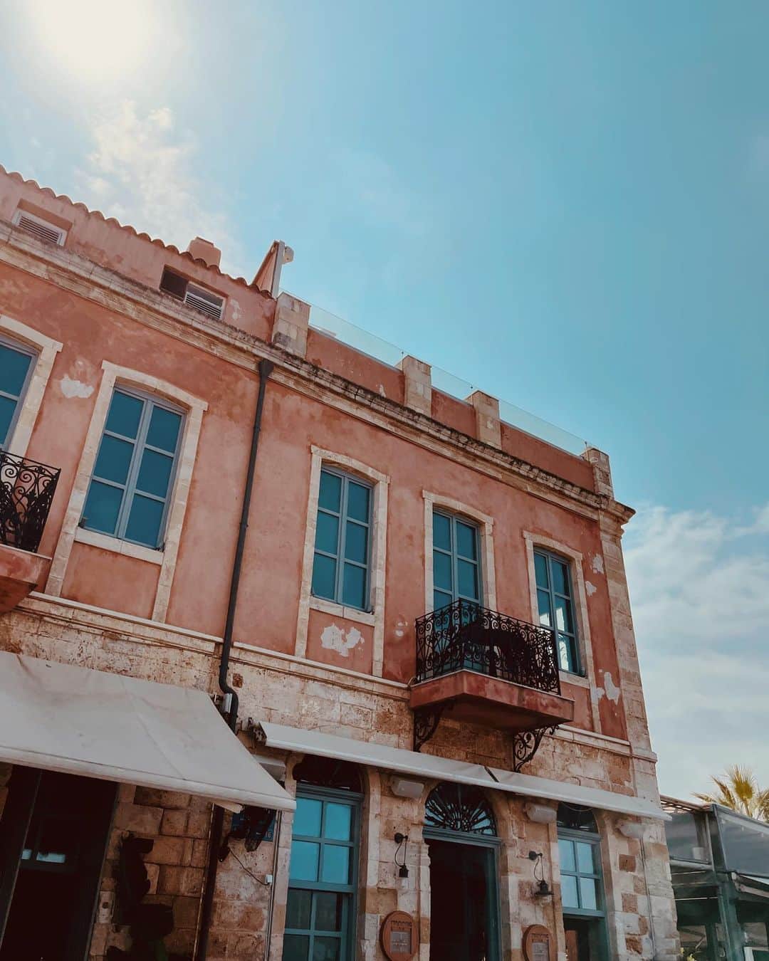 Keilah Kangさんのインスタグラム写真 - (Keilah KangInstagram)「Chania, Crete📍Filled with so much life and beauty at every turn. 💙🤍」9月20日 5時16分 - keilah.k