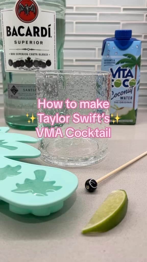 Vita Coco Coconut Waterのインスタグラム：「Would you drink the @taylorswift VMA Cocktail? Must be 21+ to drink 😎」