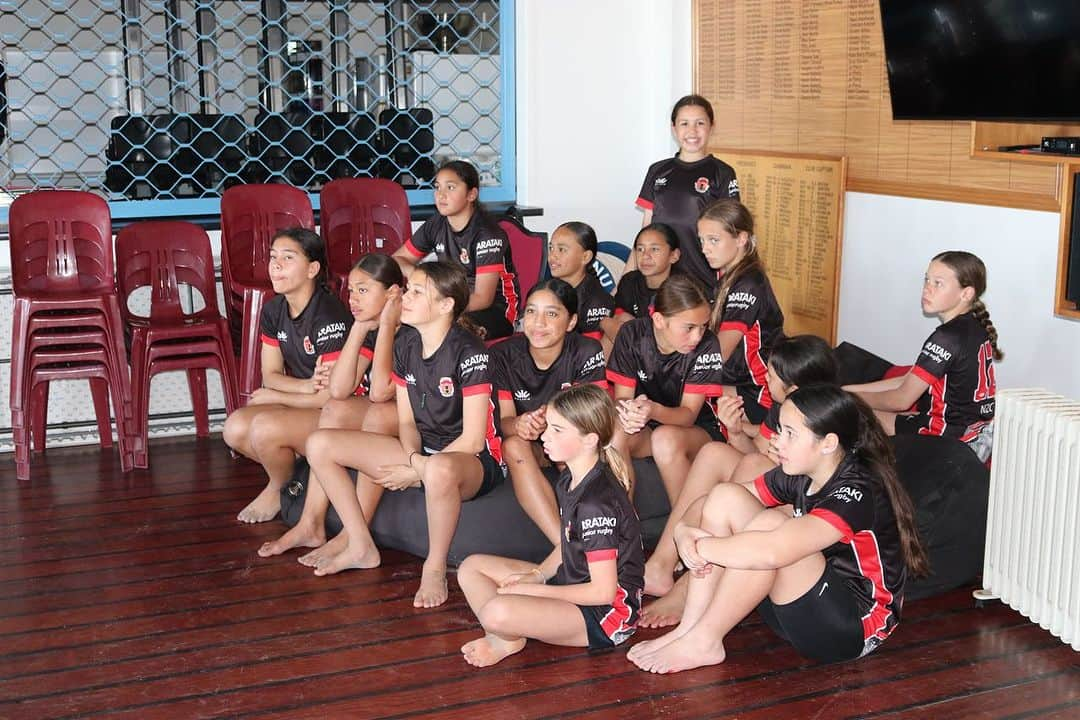 ポーシャ・ウッドマンさんのインスタグラム写真 - (ポーシャ・ウッドマンInstagram)「Tomorrow our Arataki Under11 girls team head down to Christchurch for the NZ Junior Girls Rugby Festival. We are so grateful to everyone who helped make this trip possible.   We were lucky to get some amazing gears from @adidas and @moanaradio sponsored our sideline jackets. Alongside all the whanau and amazing business that made a koha / donation or sponsored something towards the trip.   But without the likes of @marieee_paterson and @manawamama there’s no way this would be possible. Getting to kit out our girls because of all their hard Mahi just like we do in the Black Fern Sevens was the absolute best.」9月20日 15時37分 - porshwoodman