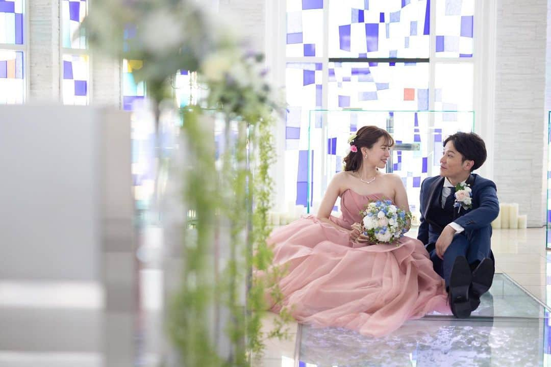 ホテル国際21さんのインスタグラム写真 - (ホテル国際21Instagram)「※ 【weddingレポート】 An unforgettable special day♡ 末永くお幸せに😊  ♥｡･ﾟ♡ﾟ･｡♥｡･ﾟ♡ﾟ･｡♥｡･ﾟ♡ﾟ・。゜♥｡ﾟ♡ﾟ･｡♥｡･ﾟ♡ﾟ･｡♥｡･ﾟ♡ﾟ･｡♥｡. . ブライダルフェア受付中です🎉 ご予約は @hotelkokusai21_bridal の  HPから出来ます🌟 . ｡♥｡･ﾟ♡ﾟ･｡♥｡･ﾟ♡ﾟ･｡♥｡･ﾟ♡ﾟ・。゜♥｡ﾟ♡ﾟ･｡♥｡･ﾟ♡ﾟ･｡♥｡･ﾟ♡ﾟ･👰🤵✨  . #ホテル国際21　#ウェディング　#ホテルウェディング　#ブライダル　#長野　#長野市結婚式　#長野花嫁 #長野県　#長野市　#結婚式場　#結婚式　#披露宴会場　#チャペル　#衣裳　#ウェディングドレス　#タキシード　　#カラードレス #コーディネート　#ヘアメイク　#花嫁ヘア　#花嫁メイク　#ブーケ　#ウェディングケーキ　#全国のプレ花嫁さんと繋がりたい　#花嫁　#プレ花嫁　#卒花　#前撮り　#後撮り　#wedding」9月20日 15時51分 - hotelkokusai21_bridal