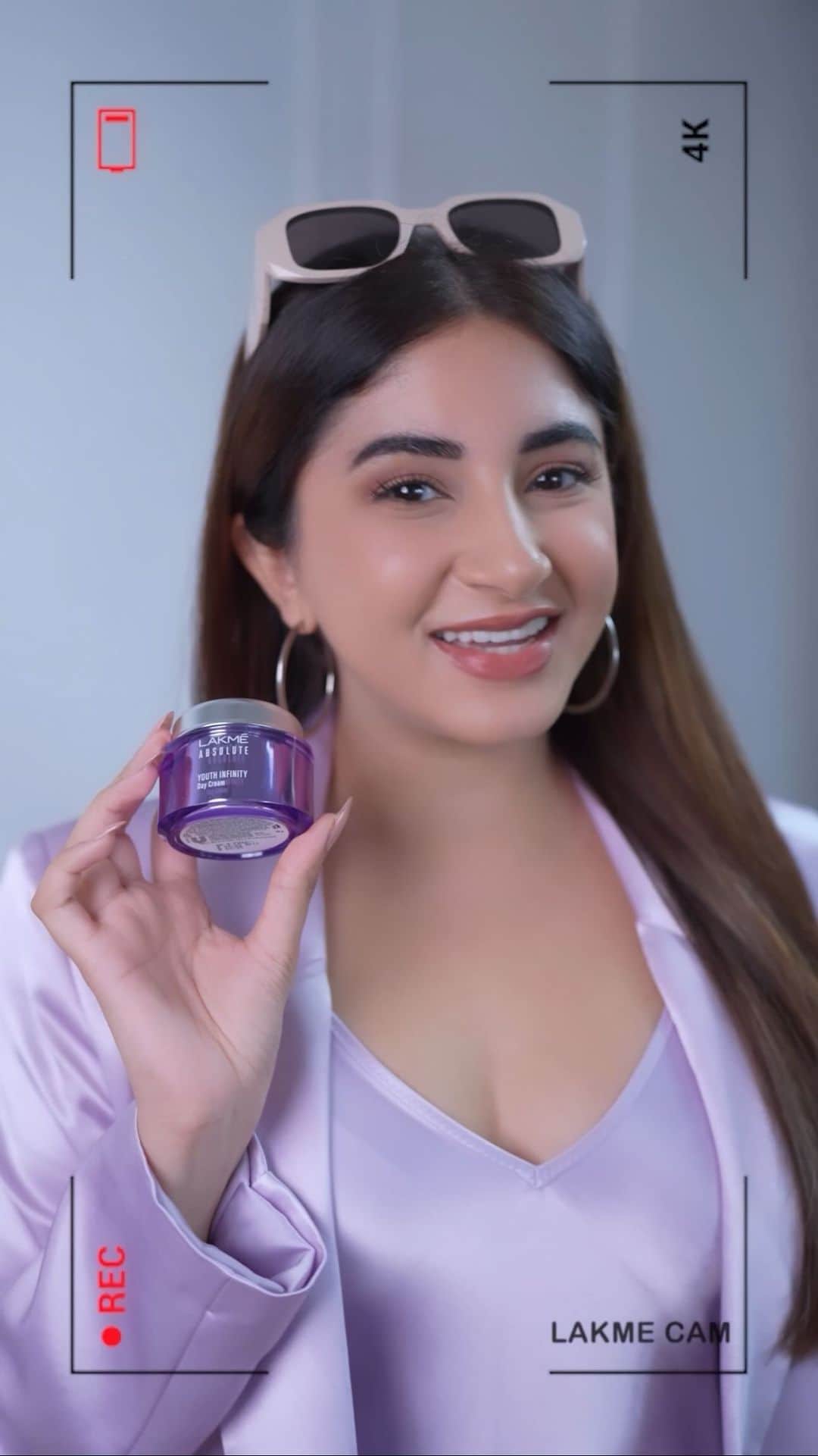 Aashna Shroffのインスタグラム：「Taking you through a typical day in my life with the @lakmeindia Absolute Youth Infinity range! I’ve been using retinol regularly over the last year or two now, and I find the formula of this range to be so effective but also non irritating which is perfect for someone with sensitive skin like me!  There’s a serum, a day cream with SPF and a night cream. The range is moisturising and also helps lift and firm the skin, therefore reducing signs of aging when used regularly.   Try it for yourself today!💜  #Ad」