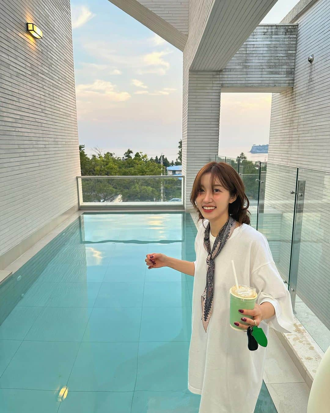 COCO のインスタグラム：「와ㅏ🏝️  #제주도 #제주도여행  #제주두숙소」