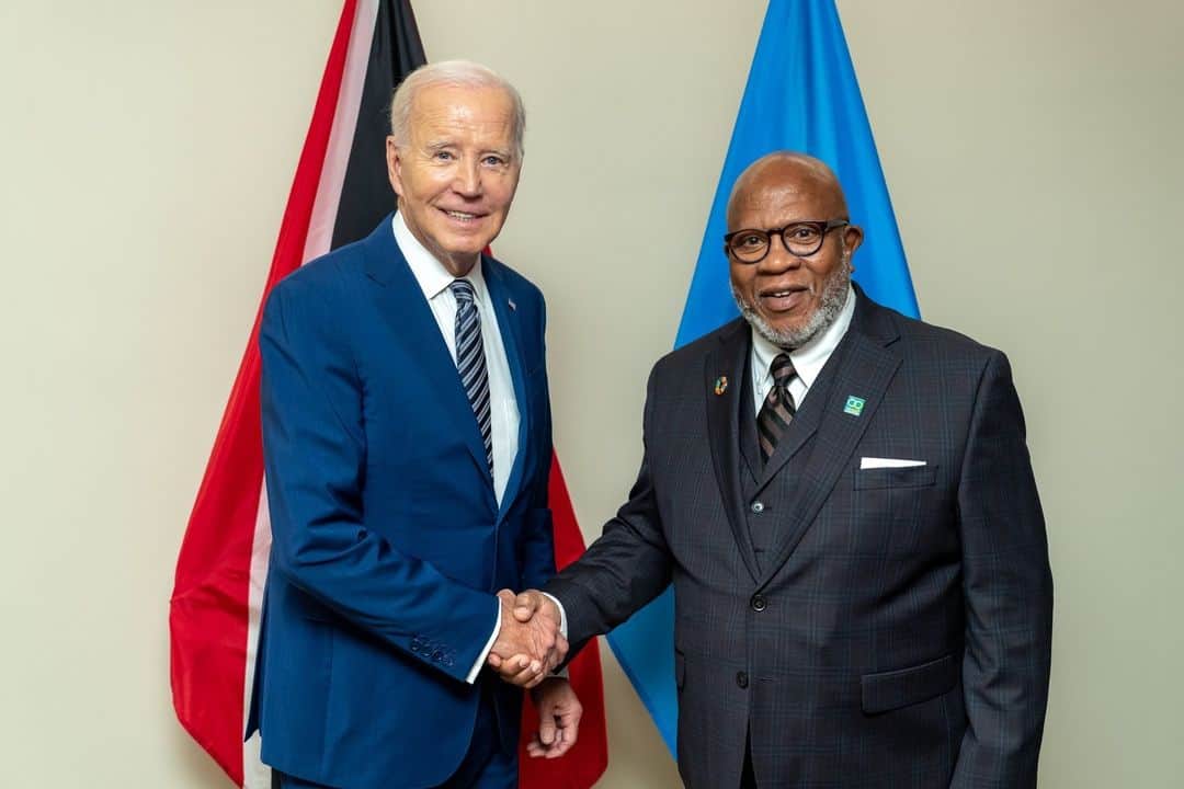 The White Houseさんのインスタグラム写真 - (The White HouseInstagram)「It was a productive first day for President Biden at the 78th Session of the United Nations General Assembly, where he continued his work to strengthen America’s leadership on the world stage.  Here’s a quick recap.  President Biden kicked off the day by delivering remarks before the 78th Session of the United Nations General Assembly, where he outlined how the U.S. is working with others to solve the world’s most pressing problems.  President Biden then greeted UN General Assembly President Dennis Francis of Trinidad and Tobago.  Next, President Biden participated in a greet and guest book signing with UN Secretary General António Guterres. The two leaders then discussed pressing global challenges and reaffirmed the strong partnership between the U.S. and the UN.  President Biden also met with the presidents of five Central Asian nations: Kazakhstan, the Kyrgyz Republic, Tajikistan, Turkmenistan, and Uzbekistan. This was the first-ever C5 +1 presidential summit, and the leaders discussed a range of issues.  Tomorrow, President Biden will meet with additional world leaders to continue to advance his vision of American leadership.」9月20日 9時00分 - whitehouse