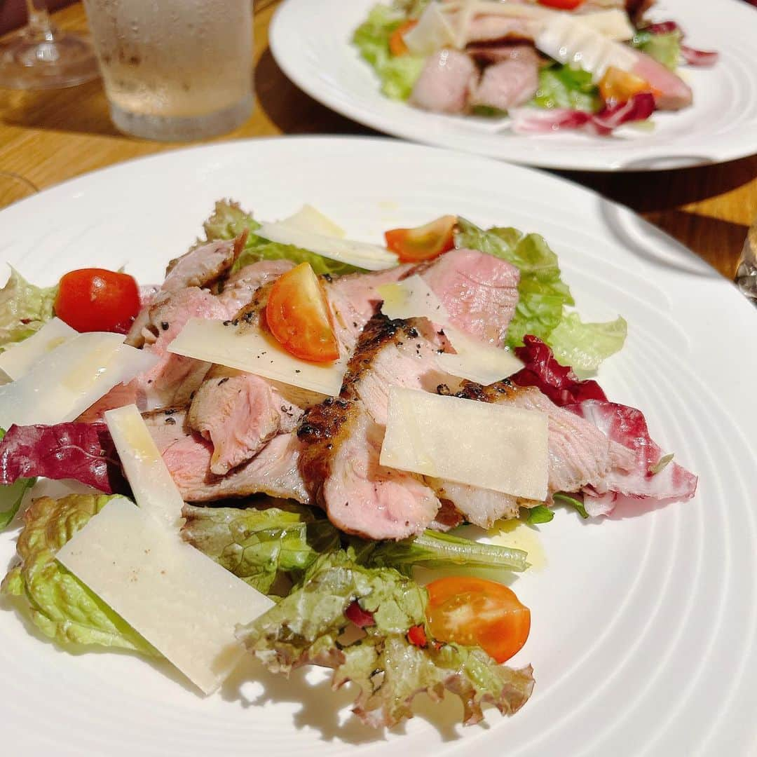 葉月里緒奈さんのインスタグラム写真 - (葉月里緒奈Instagram)「食べ過ぎたー　@il_mostro_2020  #梅ヶ丘グルメ#イルモストロ#前菜盛り合わせ#秋刀魚のマリネと焼き茄子#この組み合わせ大好き#鮑のパスタ肝ソース #鶏のコンフィ#コーヒーパンナコッタ#rionahazuki」9月20日 8時43分 - riona_hazuki