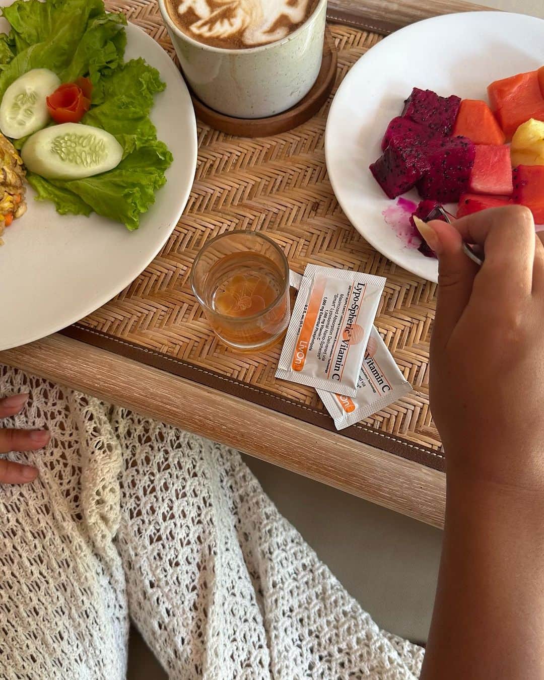 Lilliana Bowreyさんのインスタグラム写真 - (Lilliana BowreyInstagram)「The best type of mornings with @livonlabs Lypo-Spheric Vitamin C. The best support for my immune system whilst travelling, and also for muscle recovery. 🧡 #ad #goforthegoo」9月20日 8時44分 - lillianabowrey