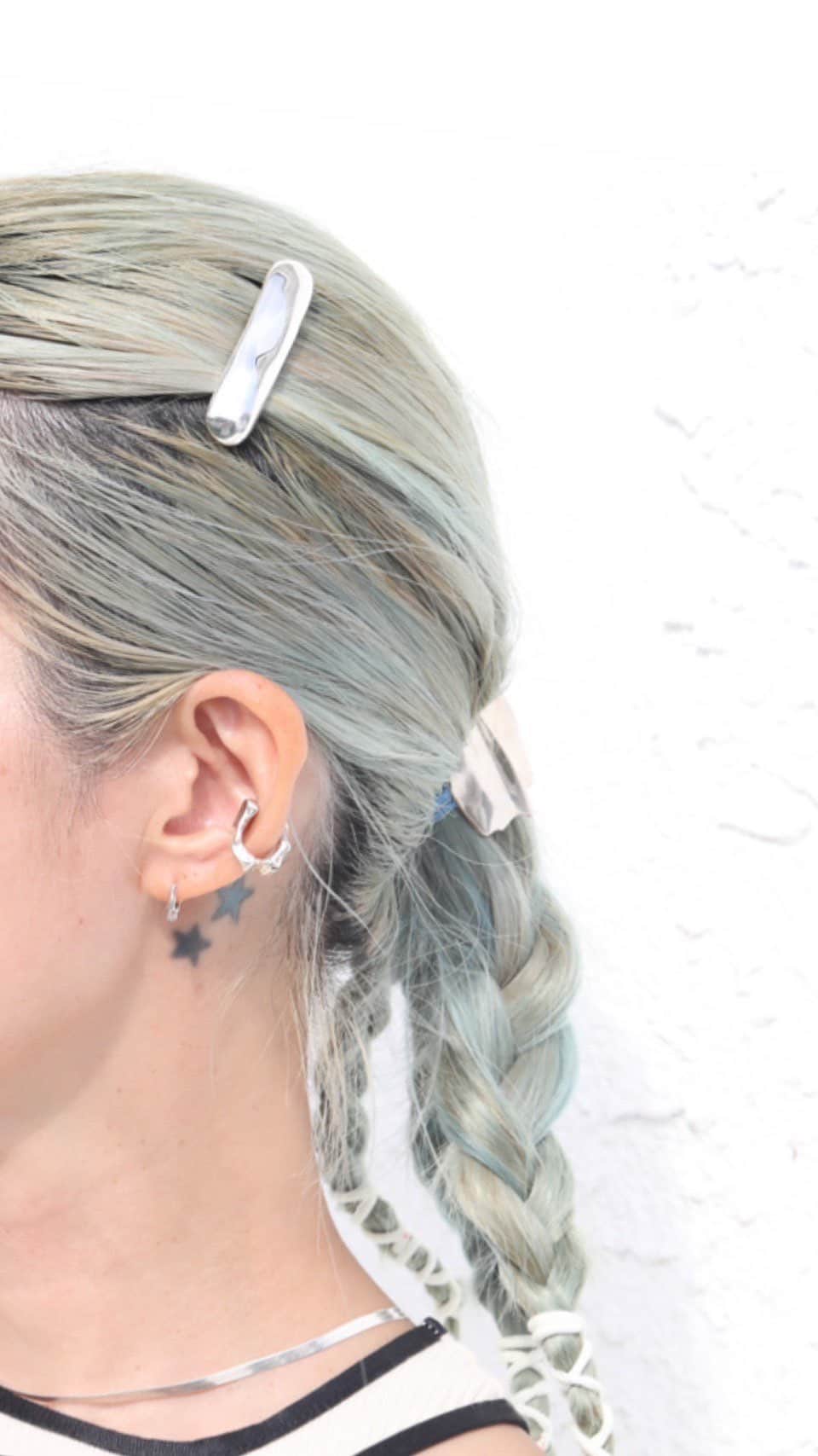 のインスタグラム：「ノーべバレッタを使ったヘアアレンジのご紹介です。」