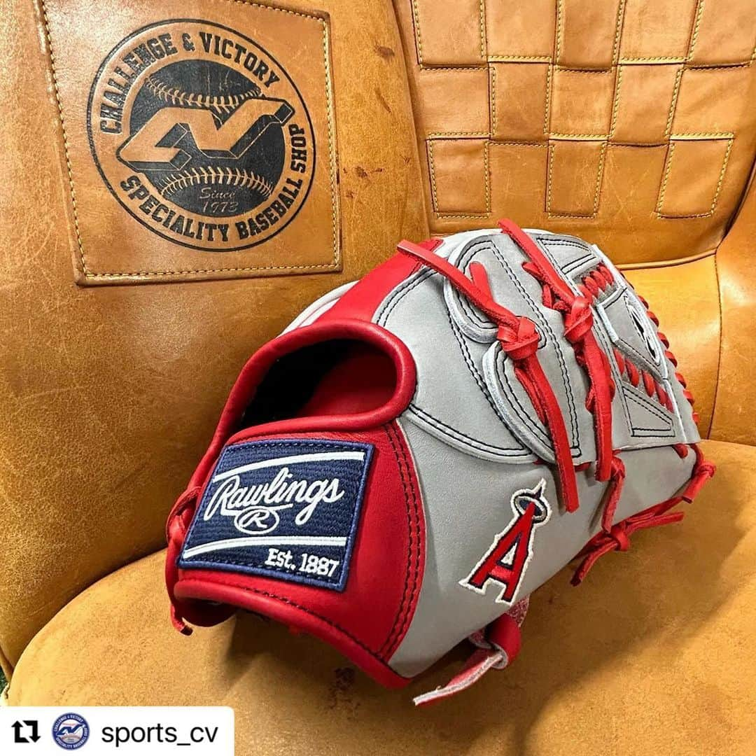 Rawlings Japanさんのインスタグラム写真 - (Rawlings JapanInstagram)「#Repost @sports_cv with @use.repost ・・・ #RAWLINGS × 超野球専門店CV  ⚾️MLB球団ロゴ入り軟式オーダーグラブ⚾️人気のエンゼルスやパドレスなど一部モデルが再入荷しています✨ 現在の在庫状況は画像の通りです🙇‍♂️ 売り切れてしまうと再入荷は2ヶ月前後となります💨  オンラインショップからもご購入可能です →【https://www.sportscv.jp/p/search】 #ローリングス #MLB #メジャーリーグ #メジャー #ダルビッシュ有 #前田健太 #菊池雄星 #大谷翔平 #藤浪晋太郎 #吉田正尚 #千賀滉大 #ヌートバー #オーダーグラブ #グラブ #グローブ #野球 #⚾️ #野球好きな人と繋がりたい  #超野球専門店CV @rawlings_japan_llc」9月20日 9時08分 - rawlings_japan_llc