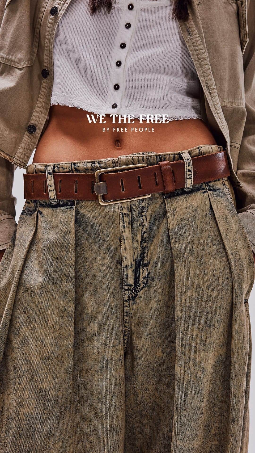 freepeopleのインスタグラム：「Have you tried our #WeTheFree denim yet? Explore our Denim Style Guide at our link in bio to find the one for you.」