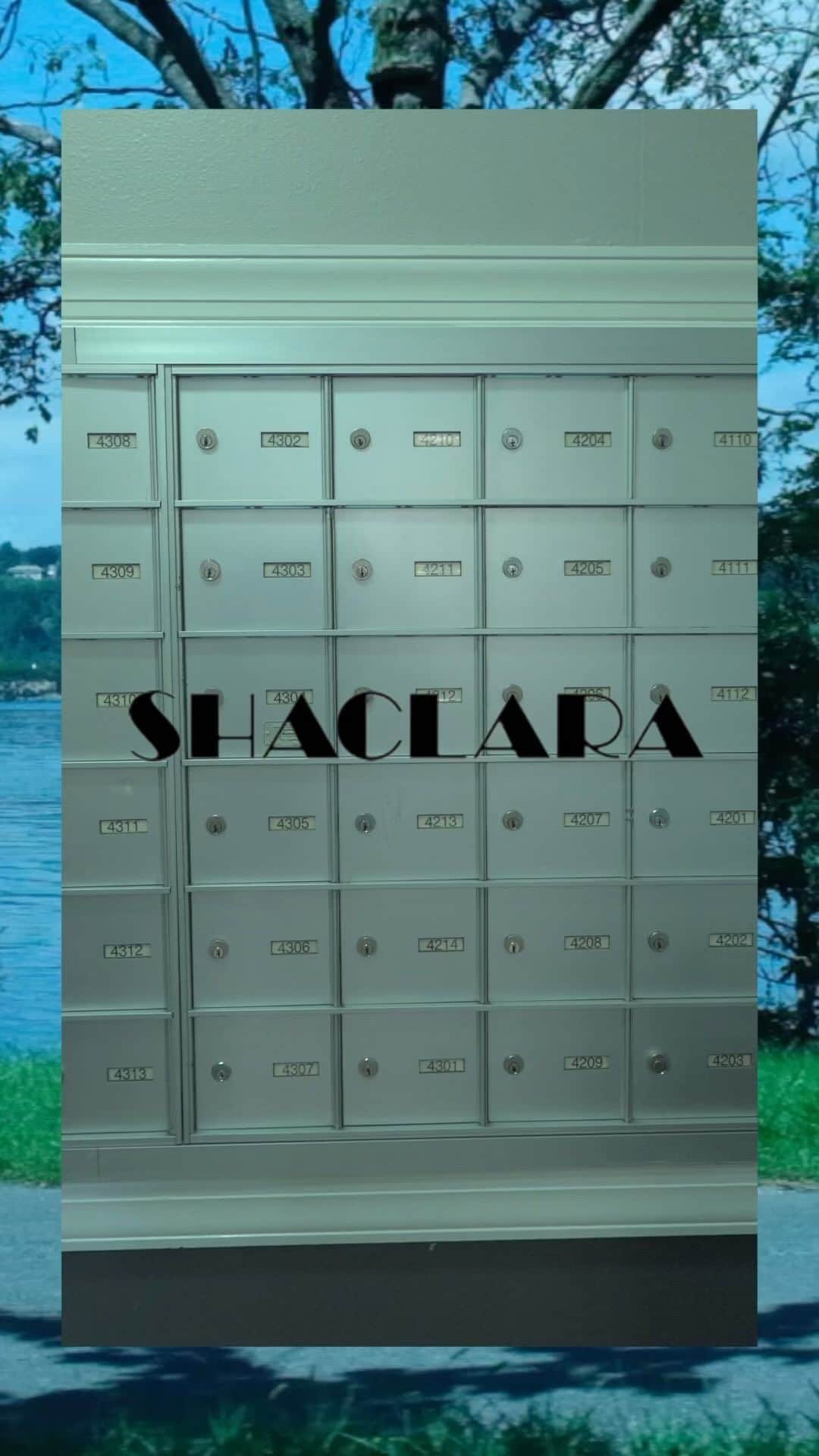 ヘランのインスタグラム：「미니미니미 백 립스틱, 카드지갑, 쏙🦦 🐳🩵🌍🌱 #AD @shaclara_artworks #shaclara #샤클라라 #샤클라라_미니스텔라」