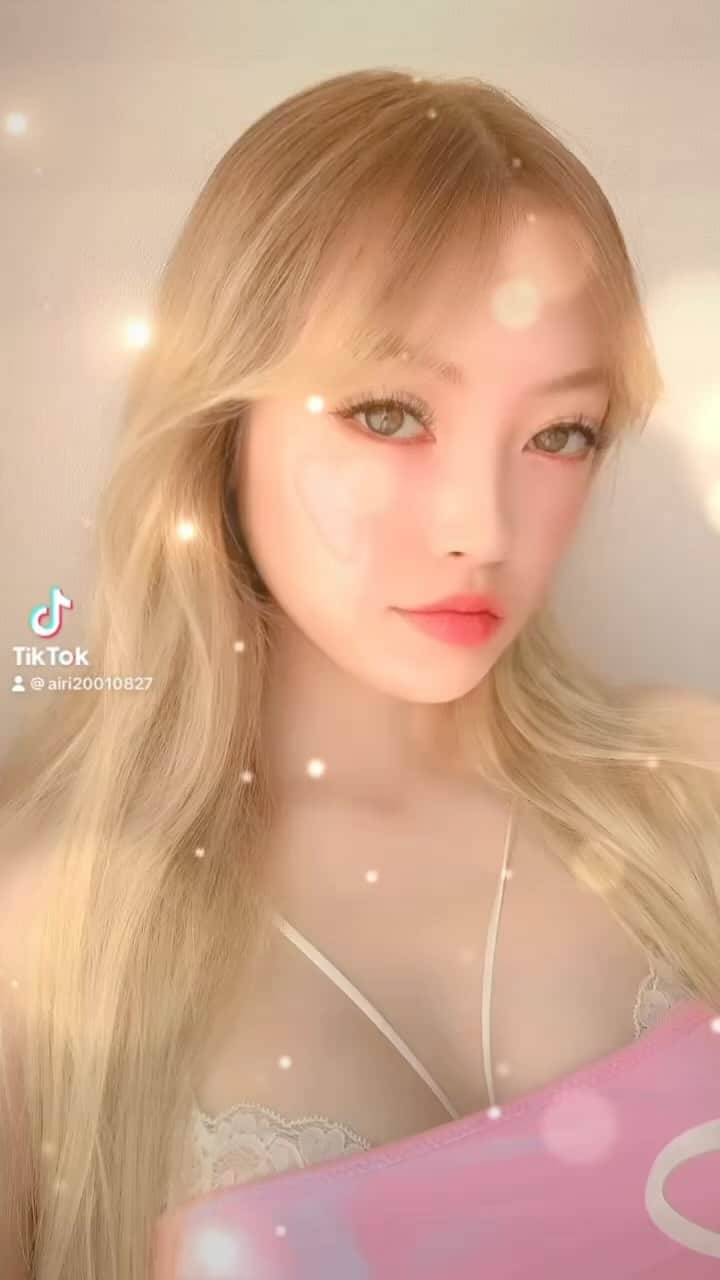 のインスタグラム：「#tiktok アップしたよ✨ 💗🎶🌺 今日も素敵な1日になりますように☀️  #長谷川愛里」