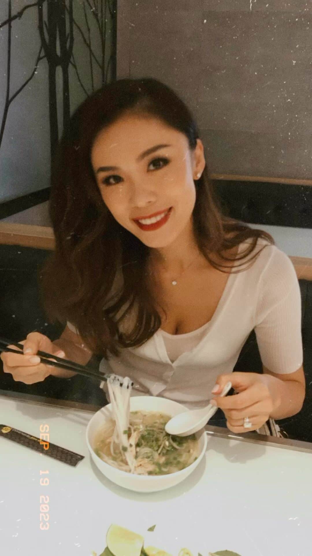 森理世のインスタグラム：「Fall = pho season 🍜」