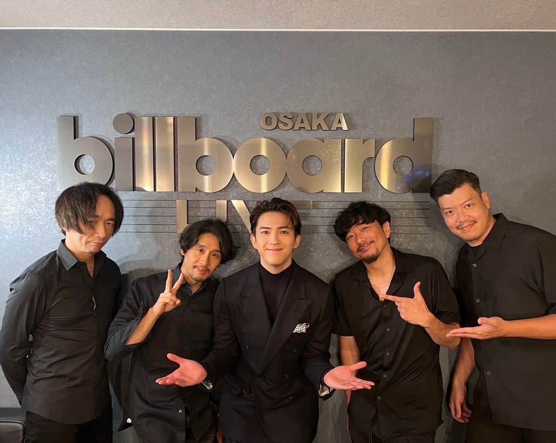 甲斐翔真のインスタグラム：「『KAI SHOUMA Billboard Live 2023』 大阪公演、ありがとうございました🎉  初日とは思えない盛り上がりと熱気にビックリ😳 最高に幸せな時間を過ごせました！！  セトリ、どうだったかな？🤫 横浜の皆さん、楽しみにしててください😎  キーボード&バンマスの #クレハリュウイチ さんは、 大阪公演のみの出演でした😭 寂しい、、最高の演奏をありがとうございました！  10/1.2待ってろ横浜🔥」