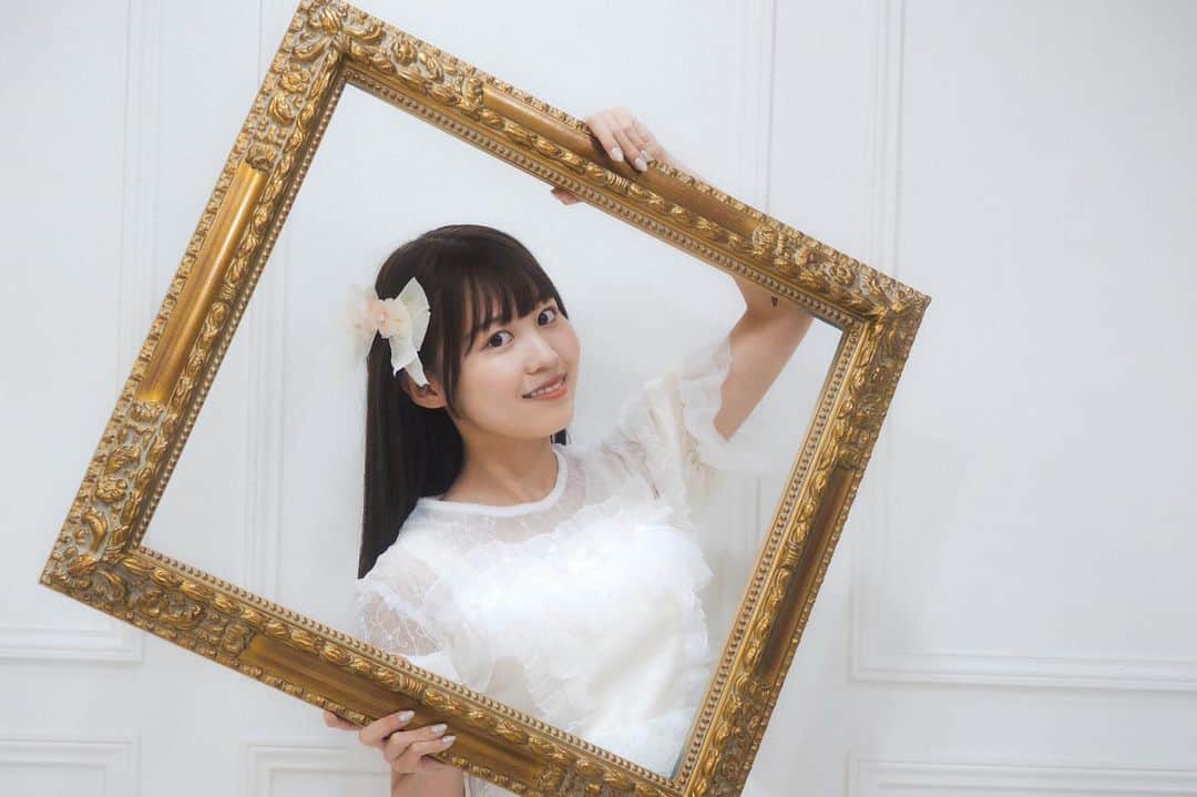 今井陽菜のインスタグラム：「鏡🪞 ・ ・ ・  #ポートレート #関西ポートレート #ポートレート撮影 #アイドル  #portrait #photo #photography」