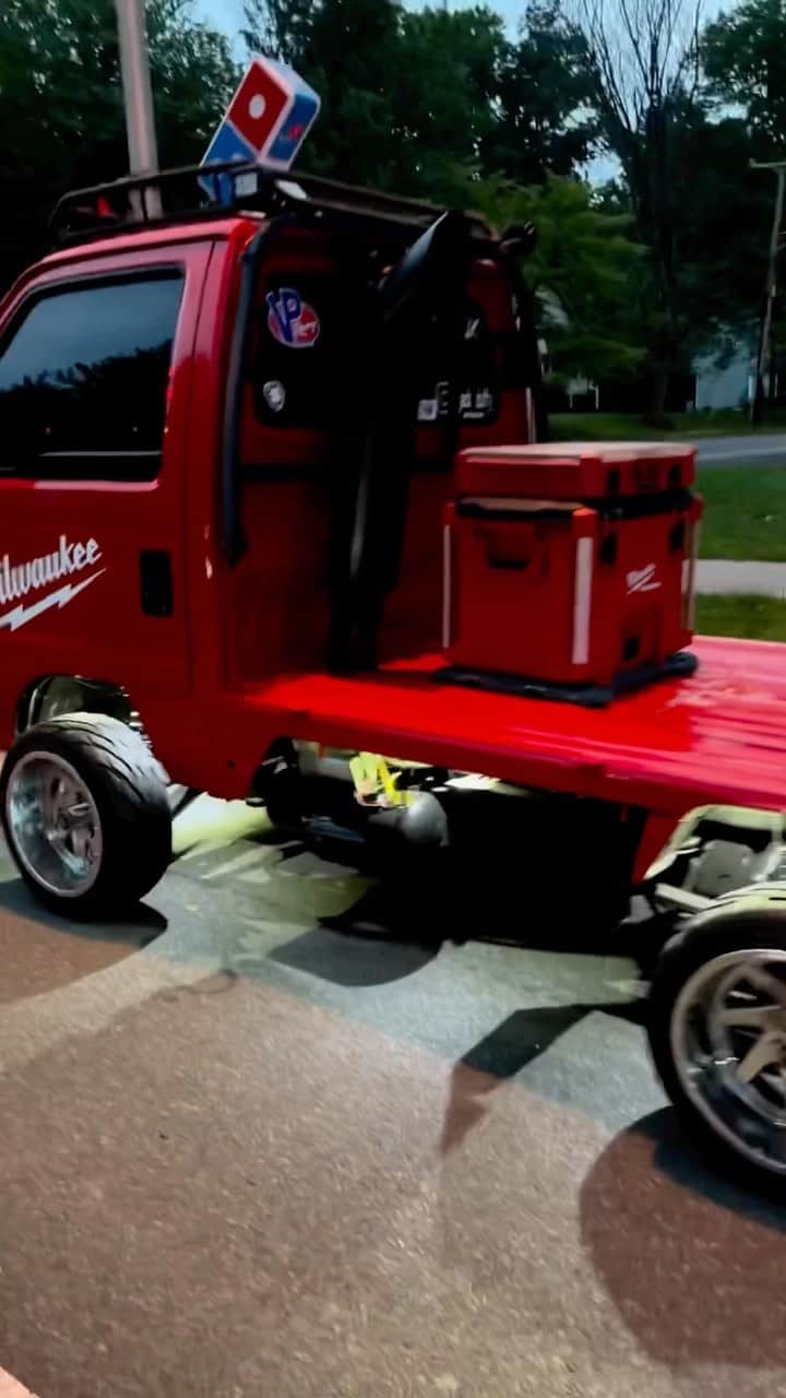 Truck Hubのインスタグラム：「@milwaukeetool get this man a sponsorship 😮‍💨🫡 @clifford.acty  -  #truck #duramax #diesel #powerstroke #redneck #trucking #cummins #dodge #ram #ford #car」