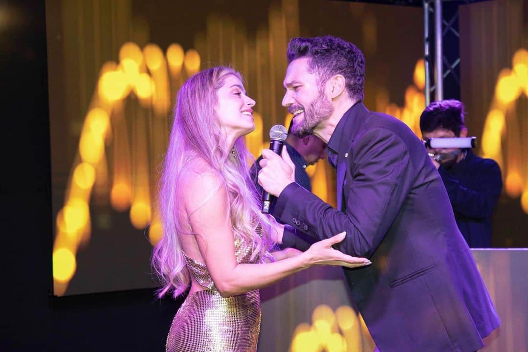 CRISSHURTADOさんのインスタグラム写真 - (CRISSHURTADOInstagram)「Y los cumplí mooyyy feliz!! Te amo @jossenarvaezm  Me sorprendiste cada minuto de esta mágica noche TE AMOOOOOO!!」9月20日 10時20分 - crisshurtado