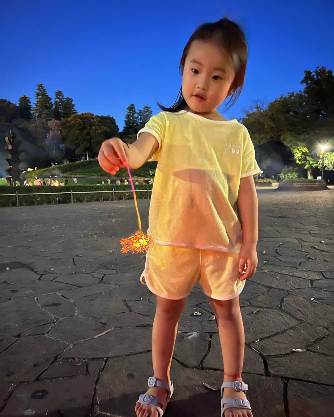 来夏さんのインスタグラム写真 - (来夏Instagram)「#💝 子どもとすごす日常🕊️  みんなで子育て👩‍👩‍👧‍👦 そんな感じが好きだ🫶  #fam #bff」9月20日 10時43分 - rairairaika