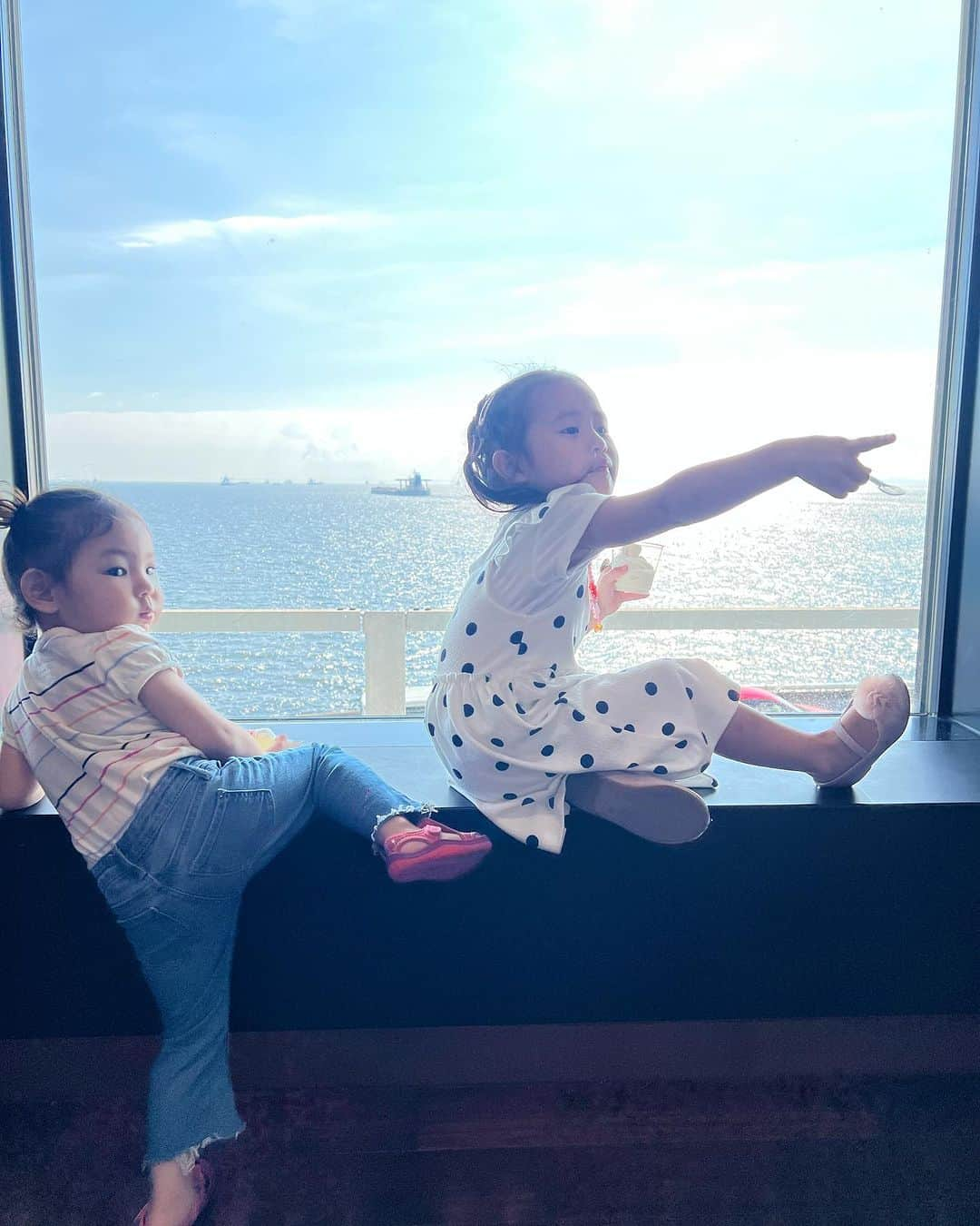 来夏さんのインスタグラム写真 - (来夏Instagram)「#💝 子どもとすごす日常🕊️  みんなで子育て👩‍👩‍👧‍👦 そんな感じが好きだ🫶  #fam #bff」9月20日 10時43分 - rairairaika