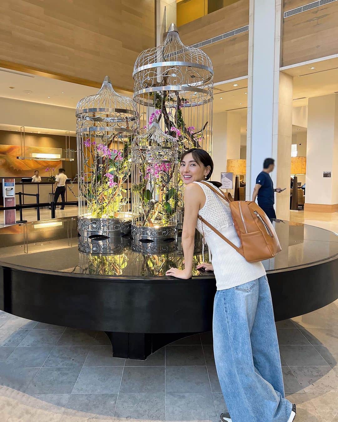 のインスタグラム：「in Guam🇬🇺 食事は覚悟🥵していたんだけど、ハイアットの中には日本料理のお店もあるし、朝食もバイキングでごはんとお味噌汁やうどんもあるから全然不自由を感じる事なく滞在出来ています🥰  夜はだいたい外に出て、ベトナム料理とか 食べたりしています🍽️  ホテルに付いているコンビニにだいたいのものも揃っているし、ここは日本人にはとても快適なホテルな気がする👍」