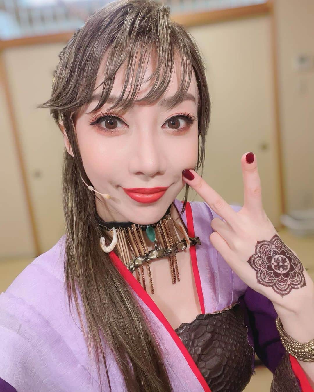 美弥るりかさんのインスタグラム写真 - (美弥るりかInstagram)「#ヴァグラント ありがとうございました🍑  これからは自分にマルをつけて 生きていきたいなと思える 作品に出会えて嬉しいです。  もっといろんな人と写真撮りたかったなぁ…🥲  皆さまにまた会える日まで 少しのんびりとしながら 充電しますね😉  熱い応援を ありがとうございました〜❤️‍🔥  #美弥るりか」9月20日 11時31分 - rurika_miya_official
