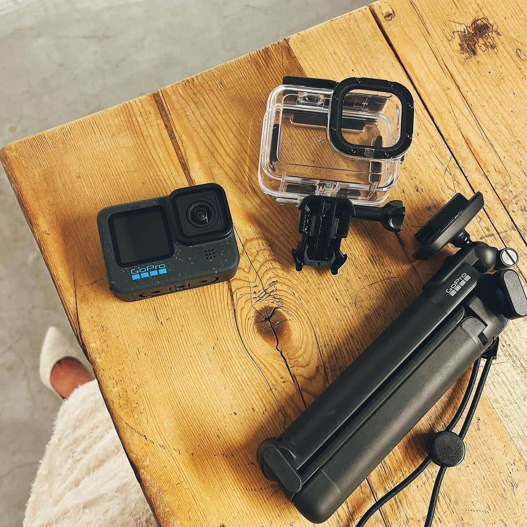 千波のインスタグラム：「GoPro12black はりきって 新発売のやつ📷  海を撮るために🪸🤿🏄  今年はおもいっきり 夏を楽しんでる🏝️ あと1ヶ月。 そろそろラストサマー🪼  #gopro12black  #goprojp  #海中写真」