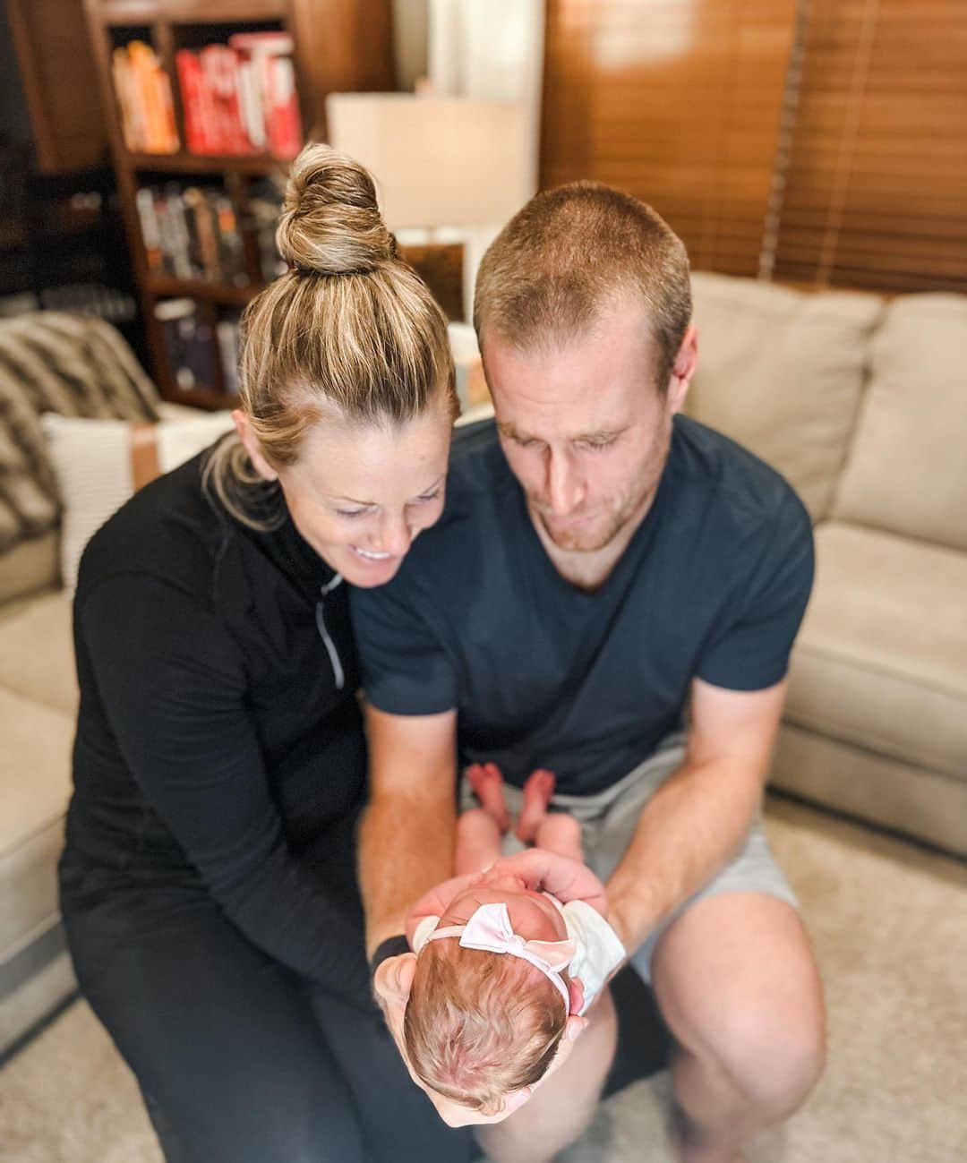 エイミー・オルソンさんのインスタグラム写真 - (エイミー・オルソンInstagram)「Our world just got a whole lot cuter. 💕Carly Gray Olson, born 9.15.23.   We are so blessed and grateful to God who gives good gifts!! So many prayers answered in this little bundle.」9月20日 11時24分 - amyolsongolf