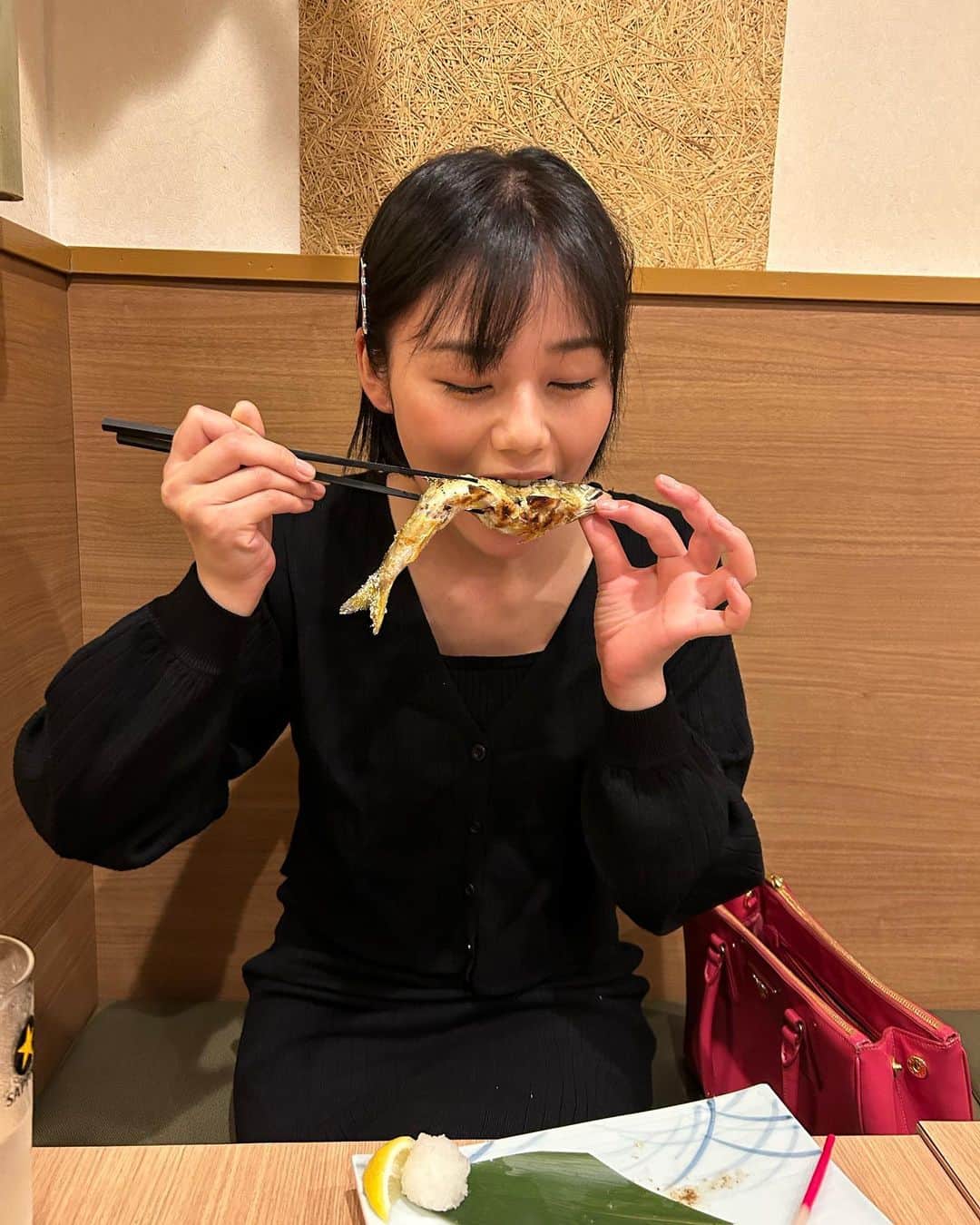 長野じゅりあさんのインスタグラム写真 - (長野じゅりあInstagram)「・ ・ 食欲の秋！ ・ 冬にかけて太っていくたいぷ😇 ・ ・ #食欲の秋　#鮎の塩焼き」9月20日 17時03分 - juria_210