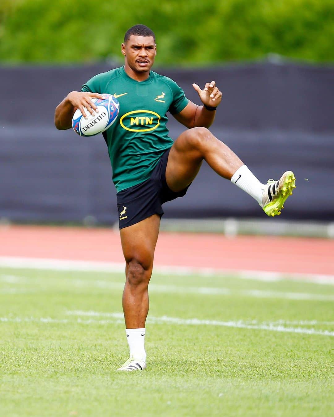 のインスタグラム：「No shortcuts, just hard work, lots of sweat, and total dedication 🏉💪  #Springboks #StrongerTogether #RWC2023」